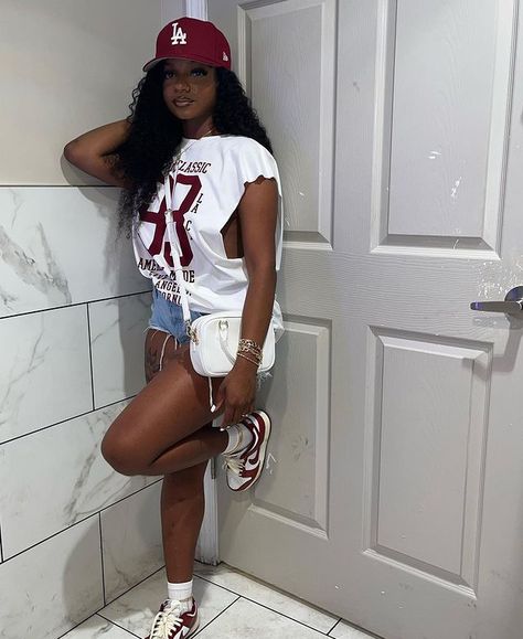 Cute Outside Outfits Black Women, V Shirt Outfit, Baddie Homecoming Outfits, Outfit Ideas For Black Women Summer, Football Outfit Black Women, Party Outfits Black Women Baddie, Red And White Hat Outfit, Club Outfits For Women Sneakers, Universal Studios Outfit Black Women