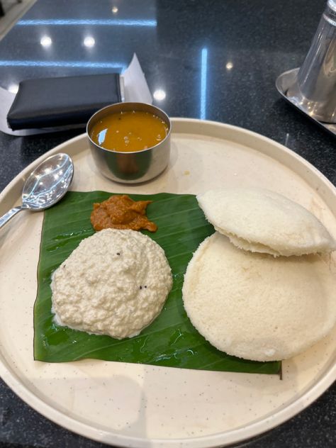 Idli sambhar, South Indian breakfast Idli Sambar Snapchat, Idli Sambhar, Idli Sambar, Art Learning, Cooking Photography, Indian Foods, Food Aesthetics, Desi Food, Quotes Instagram