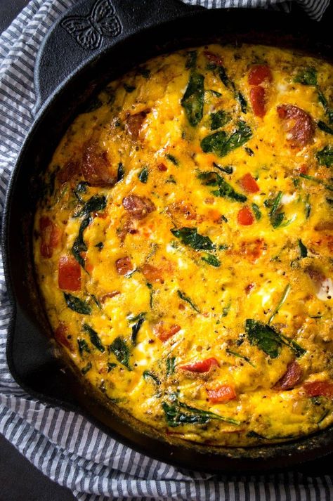 Chorizo Recipes Dinner, Chorizo Frittata, Fritata Recipe, Healthy Frittata, Chorizo Breakfast, Spinach Chicken, Chorizo Recipes, Frittata Recipe, Brunch Recipe