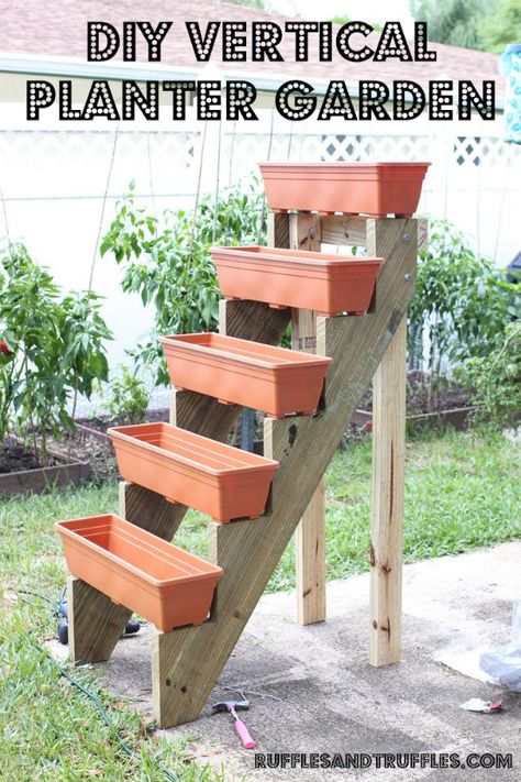 Strawberries can be easily grown in containers and various flower pots. In the post, we are going to present 10 DIY Ways to grow vertical strawberry garden. Urban Gardening, Diy Vertical Planter, Vertical Herb Garden, Strawberry Garden, Vertical Planter, Vertical Gardens, Have Inspiration, Wood Planters, Backyard Projects