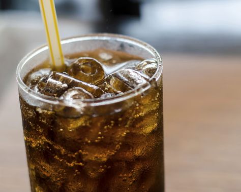 Worst Side Effects of Drinking Too Much Soda Iced Americano, Tonic Recipe, Americano Coffee, Healthy Eating Diets, Diet Soda, Good Foods To Eat, Foods To Avoid, Artificial Sweetener, Cold Brew Coffee