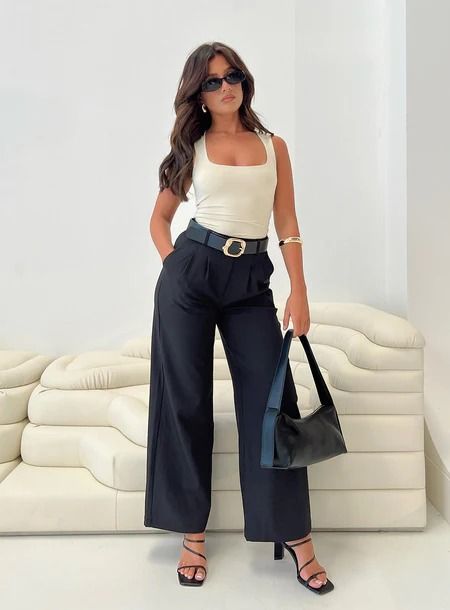 Formal Attire Women Pants, Formal Everyday Outfit, Latina Business Woman Aesthetic, College Student Business Casual, Real Estate Clothes Work Outfits, Business Fits Women, Flowy Work Pants, Women Business Attire Summer, Reunion Outfits For Women Classy