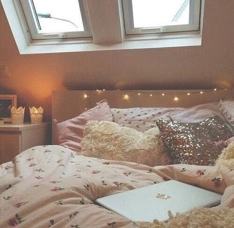 Rose Gold Bedroom, Tumblr Rooms, Gold Bedroom, Decoration Inspiration, House Room, Dream Rooms, My New Room, Dream Bedroom, Bedroom Inspo