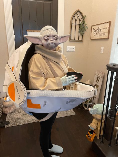 Diy Grogu Costume, Grogu Costume Women, Grogu Cosplay, Grogu Costume, Baby Yoda Costume, Yoda Costume, Cat Costume Diy, Sci Fi Costume, Star Wars Women