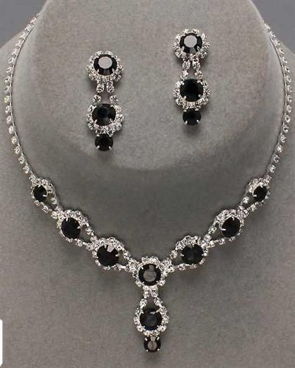 Logam Mulia, Bride Jewelry Set, Black Diamond Necklace, Inexpensive Jewelry, Black Diamond Jewelry, Diamond Jewelry Set, Jewelry Set Design, Bracelets Design, Prom Jewelry