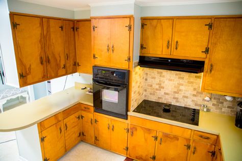 Pine Kitchen Cabinets Makeover, 60s Kitchen Remodel, 1960s Kitchen Cabinets, Kitchen Remodel Tips, Pine Kitchen Cabinets, 1960s Kitchen Remodel, Kitchen Organization Hacks, 60s Kitchen, Diy Kitchen Cabinets Makeover