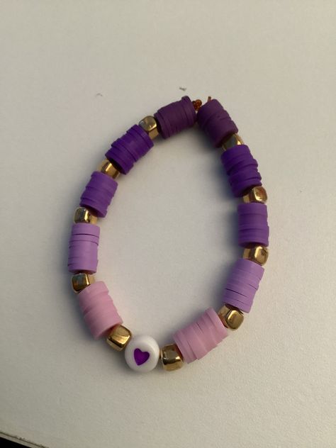 Preppy Clay Bead Jewelry, Clay Bead Bracelet Ideas Aesthetic Purple, Braclet Ideas Clay Bead Preppy, Clay Beaded Bracelet, Clay Beed Bracelet Ideas, Braclete Pattern Clay Beads, Clay Bead Combos, Clay Bead Ring Ideas, Braclets Ideas Clay Beads