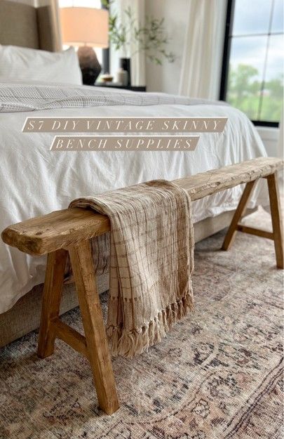 Farmhouse Bedroom Bench, Bedroom Bench Seat, Farmhouse Bench Diy, Minimal Apartment, Diy Wood Bench, Reclaimed Wood Benches, Homemade Furniture, Vintage Bench, Rustic Bench