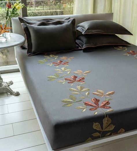 King Size Bedsheet Set, Bedsheets Designs Embroidery, Embroidery Designs For Bedsheets, Cotton Bedsheets Designs, Bad Sheets Design, Embroidery Bedsheets Design, Bedsheet Embroidery Design, Bedsheet Painting Designs, Painted Bedsheets