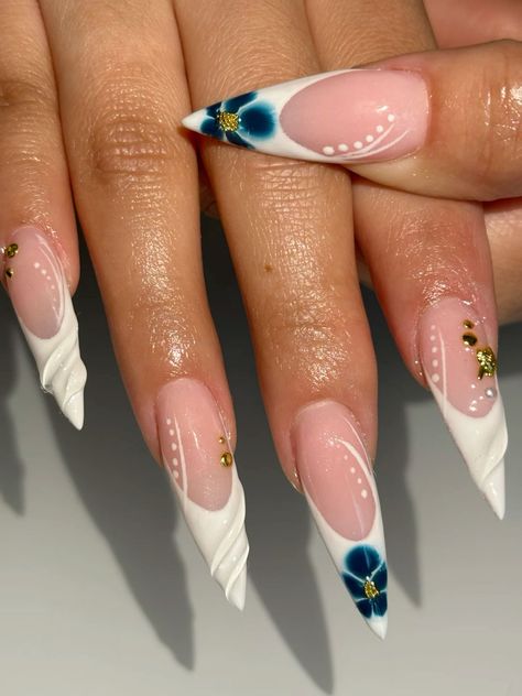 Stiletto Nails Spring, Blooming Gel Designs, Dominican Nails, Sea Nails, Kutek Disney, Unghie Sfumate, Classy Acrylic Nails, Long Square Acrylic Nails, Her Nails