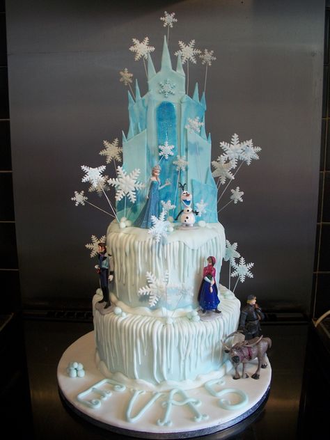 Disney Frozen Themed Cake with Edible Elsa's Castle ..please feel free to join me on my fFacebook page Tottallyoffmycake Ice Castle Cake, Torte Frozen, Disney Frozen Castle, Frozen Castle Cake, Elsa Birthday Cake, Frozen Birthday Party Cake, Pastel Frozen, Frozen Themed Birthday Cake, Castle Birthday Cakes