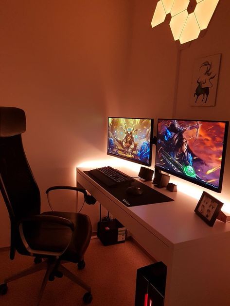 Double Monitor Setup Gaming, Double Monitor Gaming Setup, Double Monitor Desk Setup, Double Monitor Setup Home Office, Clean Gaming Setup, Double Monitor Setup, Basement Suite, Monitor Setup, Dual Monitor Setup