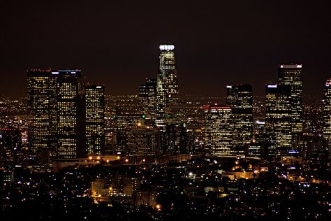 Los Angeles at night Landscape City Lights, City At Night Wallpaper Laptop, City View Wallpaper Laptop, Laptop Wallpaper Night City, Night Sky Aesthetic Laptop Wallpaper, New York Aesthetic Desktop Wallpaper, City Night Laptop Wallpaper, City Wallpaper Aesthetic Laptop, Night Vibes Pc Wallpaper