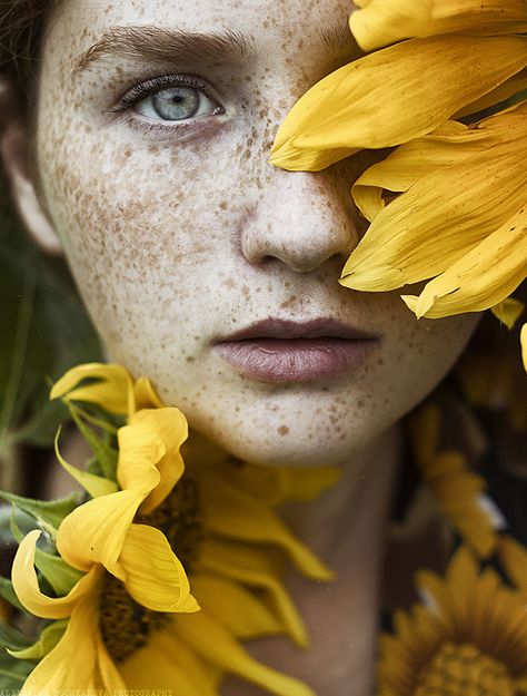 Photography Challenges, Nature Shoot, Flower Portraits, Beauty Fotografie, Photography References, Sunflower Photography, Sunflower Photo, Photographie Portrait Inspiration, Photography Inspiration Portrait