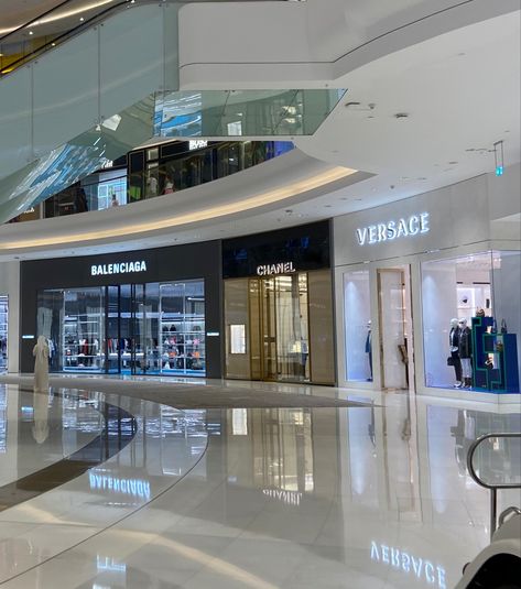 Luxury Mall Aesthetic, Dubai Shopping Aesthetic, Mall Background Aesthetic, Mall Aesthetic Shopping, Dubai Mall Aesthetic, Shopping Aesthetic Luxury, Dubai Shopping Mall, Shopping Mall Aesthetic, Aesthetic Places Background