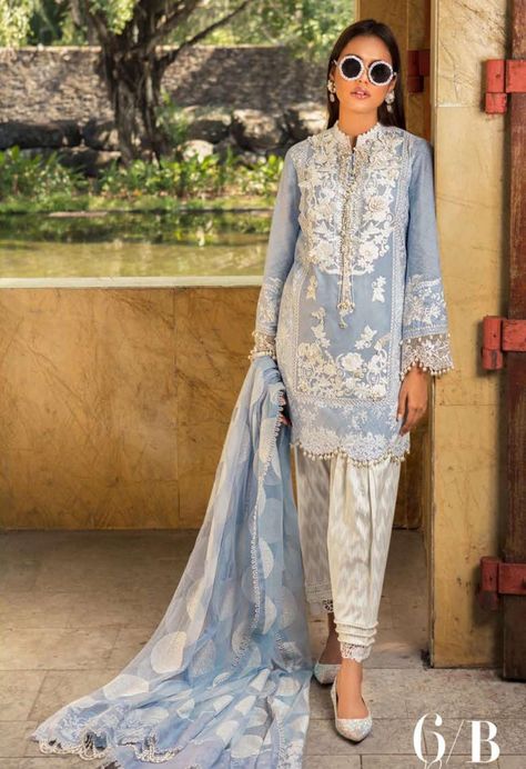 Luxury Lawn Suits 2020, Top Trending Summer Salwar Kameez Fashions fro – LebaasOnline Designer Salwar Kameez, New Kurti, Kameez Designs, Pakistani Fashion Casual, Sana Safinaz, Pakistani Dresses Casual, Salwar Kamiz, Desi Clothes, Pakistani Salwar Kameez