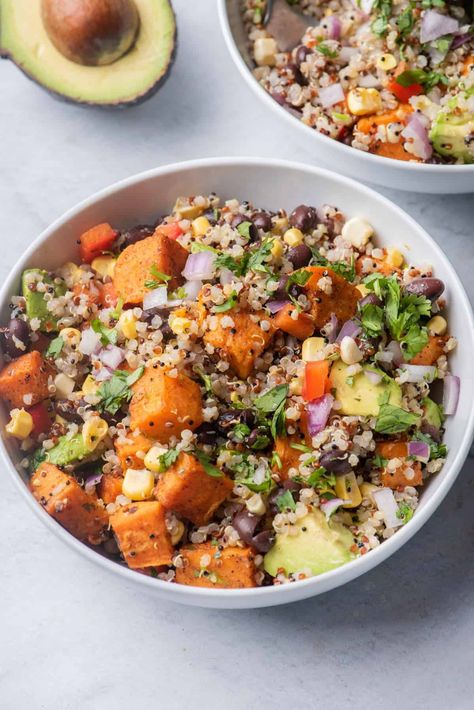 Southwest Quinoa Salad with Roasted Sweet Potatoes - Feel Good Foodie Salad With Quinoa And Sweet Potatoes, Sweet Potato Salad Bowl, Feelgoodfoodie Recipes, Corn And Black Beans, Uni Meals, Sweet Potato Quinoa Salad, Southwest Quinoa, Ketone Recipes, Southwest Quinoa Salad