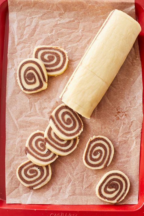 Easy roll, slice, and bake homemade pinwheel cookies are a real show stopper! #christmascookies #pinwheelcookies #homemadepinwheelcookies #sliceandbake #cookierecipe How To Make Pinwheels, Pinwheel Cookies Recipe, Pinwheel Cookies, Bigger Bolder Baking, Sugar Free Baking, Baking Cookbooks, Pinwheel Recipes, Cookie Recipes Homemade, Gel Food Coloring