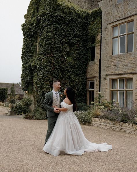 Ed & Mae 😍 Venue: @hyde_house Makeup: @makeup_by_hollie @makeupbybethyy Hair: @individualglamour Videographer: @storiesofamore Florals: @hazelea_designs Second Shooter: @daniellamarinosphotography Dress Alterations: @rosesavagebridal Stylist: @ambiencevenuestylinguk #hydehouse #cotswolds #cotswoldwedding #married #weddingphotgrapgheruk #couplesphotos #justmarried #amazingwedding #cotswoldweddingvenue #cotswoldlife #thefosseway #septemberwedding #ukweddingvideographer #ukweddingphoto... Hyde House, Cotswolds Wedding, Dress Alterations, September Wedding, Wedding Videographer, Just Married, Uk Wedding, Floral, Design