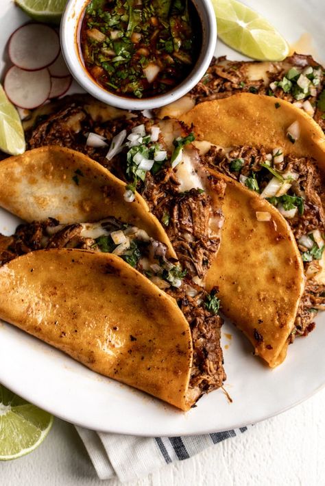 25+ BEST Chuck Roast Recipes for Dinner Tonight! Best Chuck Roast Recipe, Authentic Birria Tacos, Barrio Tacos, Authentic Birria, Birria Tacos Recipe, Chuck Roast Recipes, Birria Tacos, Thanksgiving Menu Ideas, Taco Pasta