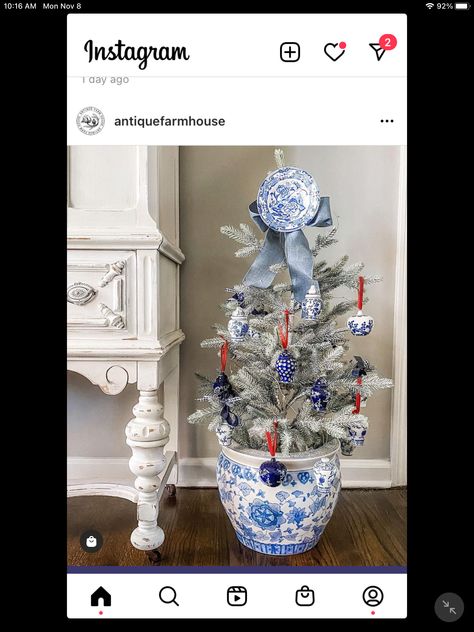 Christmas Tree In Blue And White Pot, Chinoiserie Christmas Decor, Jar Ornaments, Chinoiserie Ornaments, Blue Christmas Tree Decorations, Christmas Dining Table Decor, Chinoiserie Christmas, Jar Ceramic, Blue Christmas Decor