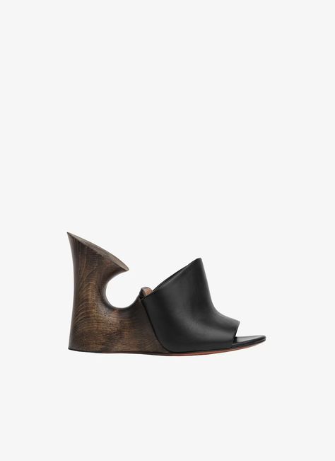 La Sculpture mules in calfskin & wood Evidence Board, Gemini Fashion, Mercury Gemini, Gallery Curator, Alaia Shoes, Azzedine Alaia, Heeled Mules Sandals, Iconic Fashion, Wood Heel