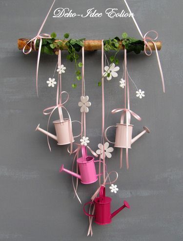 Takken Decor, Diy – Velikonoce, Diy Frühling, Window Hanger, Diy Spring Wreath, Wood Flowers, Spring Diy, Wind Chime, Spring Crafts