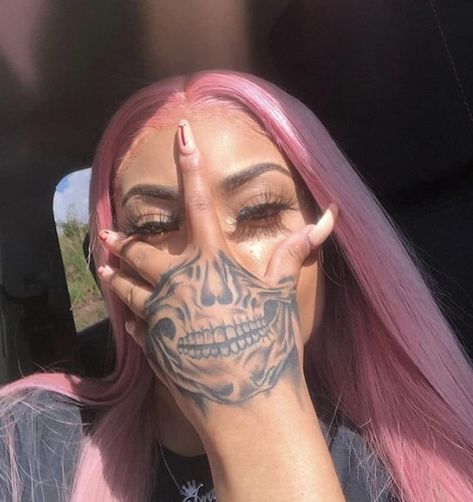 #𝓓𝓪𝓛𝓪𝓿𝓲𝓼𝓱𝓦𝓪𝔂 💫’s Instagram post: “Would you ever get a tattoo like this? (@lavishbrincess💫)” 2 Face Tattoo, 2 Faces Tattoo, Baddie Tatoos, Skull Face Tattoo, Tattoo Main, Styl Grunge, Face Tats, Pocket Watch Tattoos, Face Tattoos For Women