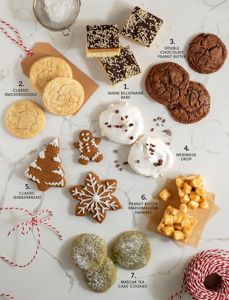 Cookies are a beloved treat that make the perfect holiday cookie box gift. There are a plethora of recipes for cookies, so it can be difficult to decide which type to bake. All the cookies this holiday cookie box can easily be baked in one day. Bake Gifts Ideas, Christmas Cookie Boxes Ideas, Small Cookie Box Ideas, Cookies Holiday, Gift Baking Ideas, Cookie Box Recipes, Christmas Food To Sell, Treat Gift Ideas, Different Cookies Types