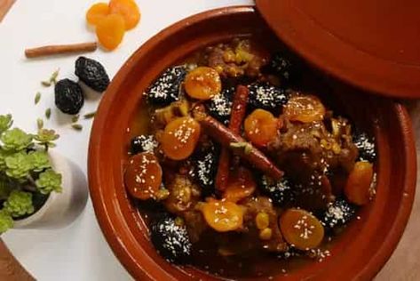 Beef Tagine Recipes, Beef Tagine, Tajin Recipes, Moroccan Beef, Prune Recipes, Tagine Recipes, Iron Skillet Recipes, Moroccan Spices, Moroccan Food