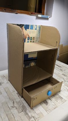 Cardboard Box Crafts Storage Diy, Diy Storage From Cardboard Boxes, Best Our Of Waste Ideas, Easy Crafts With Cardboard, Diy Cardboard Desk Organizer, Diy From Cardboard Boxes, Useful Cardboard Crafts, Cardboard Design Ideas, Cardboard Desk Organizer Diy