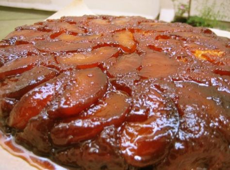 Fresh Apple Upside Down Cake #justapinch #recipe Apple Upside Down Cake, Upside Down Apple Cake, Skillet Cake, Pineapple Upside Down Cake, Apple Desserts, Upside Down Cake, Fresh Apples, Apple Cake, Savoury Cake