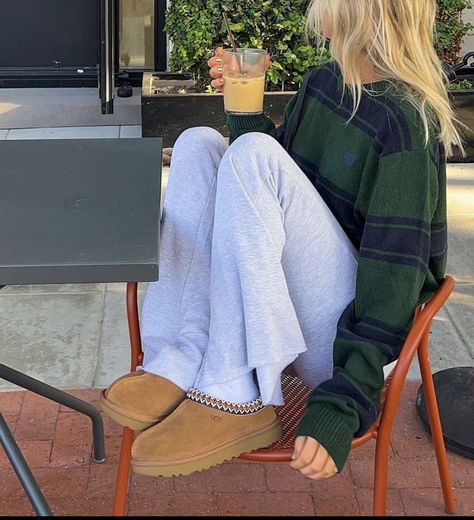 Winter Firs, Fall Pinterest, Pinterest Girly, Chill Outfit, Comfy Fall Outfits, Everyday Fits, Fall 23, Uggs Outfit, Europe Outfits