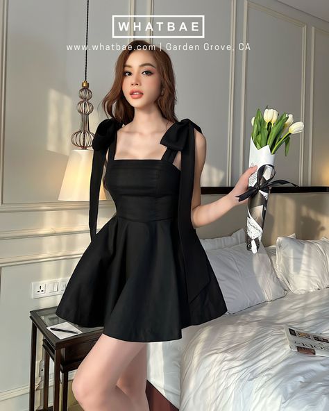 Black Shoulder Dress, Mini Dress For Birthday, Birthday Black Dresses, Birthday Elegant Outfit, Cool Dresses Party, Black Dress Day Outfit, Black In Black Outfits, Back Design For Dress, Cute Dresses For Birthday