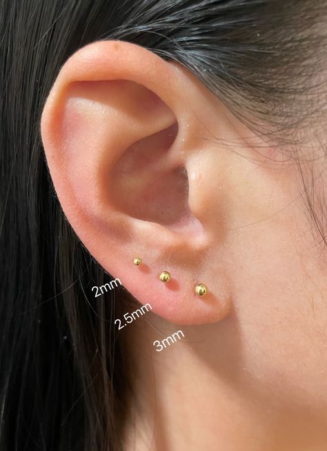 Second Earrings Gold, Small Dainty Earrings, Second Stud Earrings Gold, Earings Piercings Aesthetic, Second Stud, Round Earrings Gold, New Ear Piercing, Dope Jewelry Accessories, Minimalist Earring