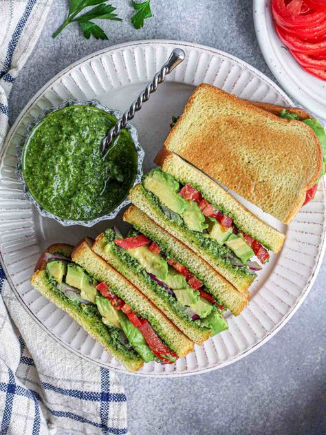 Toasted Avocado Sandwich, Avocado Sandwich Vegan, Pesto Sandwich Recipe, Turkey Avocado Sandwich, Avocado Sandwich Recipes, Herb Pesto, Spinach Sandwich, Pesto Sandwich, Mediterranean Meals