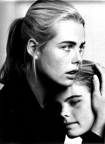 Theme: Family  This is an example of Blanche and Stella always being there for each other because they're family. Margaux Hemingway, Mariel Hemingway, White Photo, Two People, Black And White, White, Black