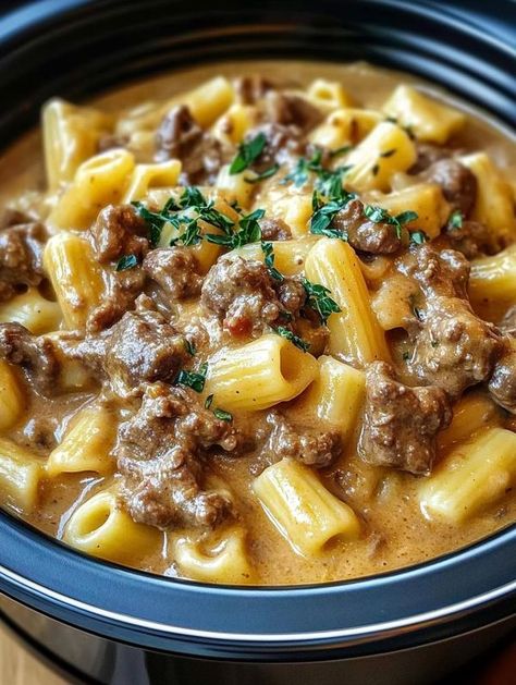 Recipes For Dinner For Family, Slow Cooker Beef And Noodles Recipes, Easy Family Friendly Crockpot Meals, Crock Pot Dinner Ideas Easy, Delicious Crock Pot Meals, Crock Pot Million Dollar Pasta, Creamy Slow Cooker Beef Pasta, Beef And Pasta Soup, Million Dollar Pasta Crockpot