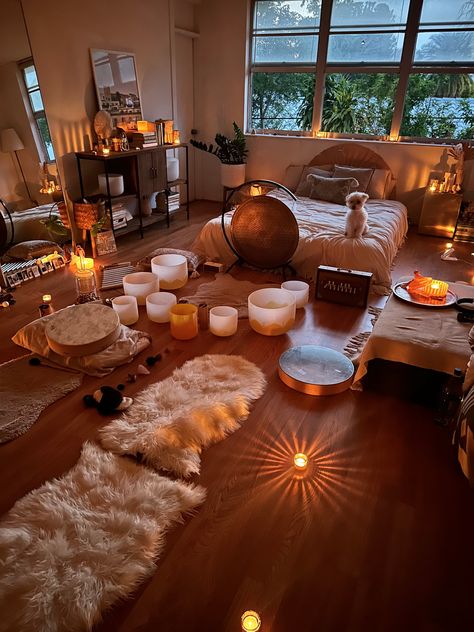 Sound Healing Meditation Gallery | VIBRANSÈ by Andrea Mihalik Healing Room Decor, Healing Room Ideas, Reiki Room Ideas, Zen Rooms, Sound Bowls, Spiritual Room, Healing Retreats, Zen Den, Healing Room