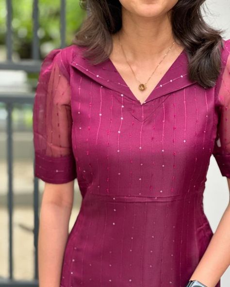 Stitching Dress Ideas, Neck Styles For Dresses, Dresses Neck Designs, Organza Kurti Designs, A Line Kurti Designs, Kurthi Design, Neck Designs For Kurtis, Chudidhar Designs, Organza Kurti