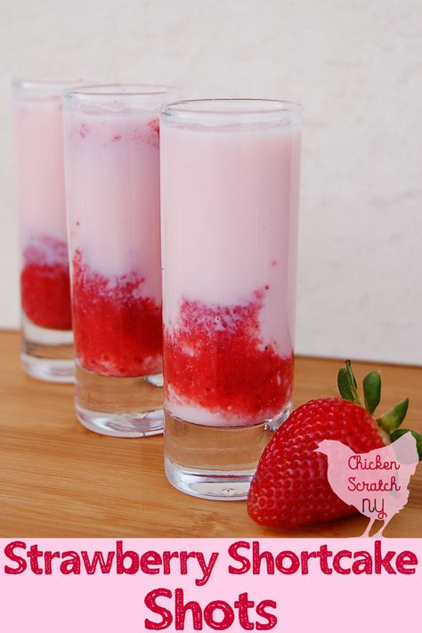 Not your grandma's recipe, this strawberry shortcake shot is pretty, pink and filled with cake & strawberry flavor. It goes down easy and it's sure to get you tipsy #cakevodka #tequilarose #shotrecipe #shooterrecipe #strawberryrecipe Strawberry Shortcake Shot, Strawberry Shortcake Drink, Rose Strawberries, Strawberries Watercolor, Cupcakes Fruit, Boozy Shakes, Vodka Slush, Cake Vodka, Shooter Recipes