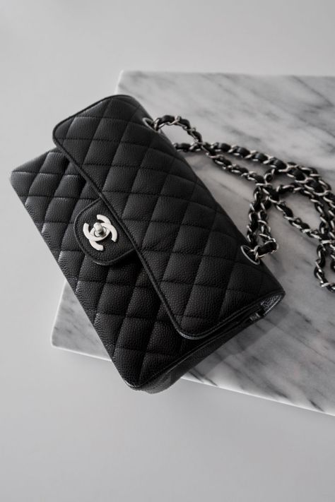 Ladies Purses Handbags, Chanel Bag Classic, Chanel Handbags Classic, Cool Bags, Chanel Classic Flap Bag, Classic Purse, Chanel Flap Bag, Classic Flap Bag, Girly Bags