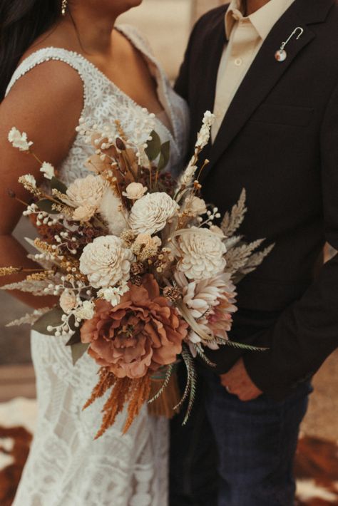 Bouquet Fall Wedding, Western Themed Wedding, Boho Wedding Bouquet, Bridal Bouquet Fall, Boho Wedding Flowers, Country Theme Wedding, Fall Wedding Bouquets, Fall Wedding Flowers, Fall Wedding Colors