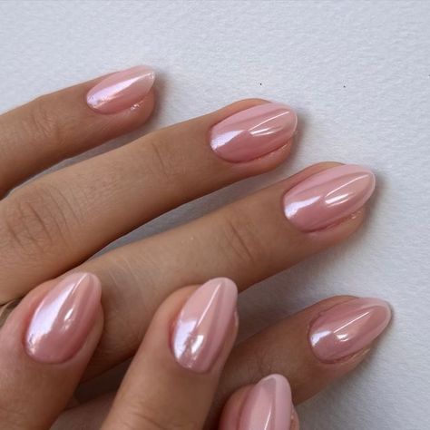 ALBA on Instagram: "CRYSTAL CHROME on different lighting… @blueskykosova 🧚‍♀️" Pearly Pink Chrome Nails, Cute Nails Polish, Chrome Pink Tip Nails, Hoco Nail Inspo Pink, Ref Nails Ideas, Satin Pink Nails, Nails Cool Girl, Nails To Have When You Get Engaged, Light Pink And Chrome Nails