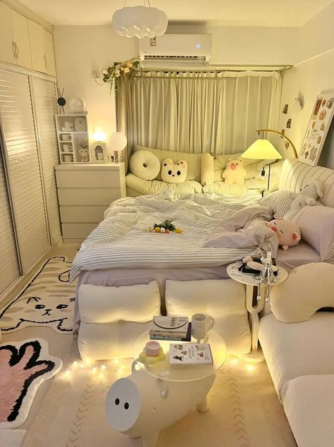 Bedroom Ideas For Small Rooms, Dream Bedroom Inspiration, Dream Apartment Decor, Room Redesign, Redecorate Bedroom, Dream House Rooms, Cozy Room Decor, Minimalist Room, Pretty Room