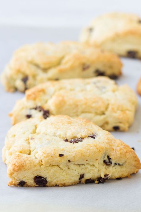 Scone Recipe With Heavy Cream, Recipes Using Whipping Cream, Recipe With Heavy Cream, Sweet Scones Recipe, Easy Scone, Cream Scones Recipe, Heavy Cream Recipes, Best Scone Recipe, Cherry Scones