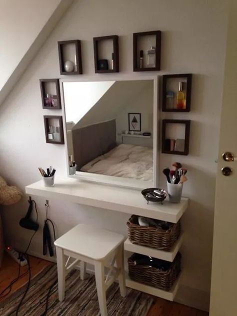 Small Vanity Ideas Bedroom Diy, Vanity Diy Bedroom, Small Bedroom Vanity, Western Bedroom Decor, Small Room Design, Room Makeover Bedroom, Room Makeover Inspiration, Cute Room Decor, Room Inspiration Bedroom