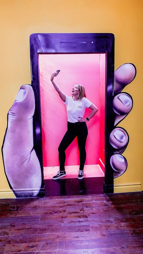 Museum of Selfies Hollywood • The LA Couple Selfie Wall Ideas, Museum Of Selfies, Photowall Ideas, Photo Booth Design, Selfie Wall, Instagram Wall, Photo Zone, Experiential Marketing, Exhibition Stand Design