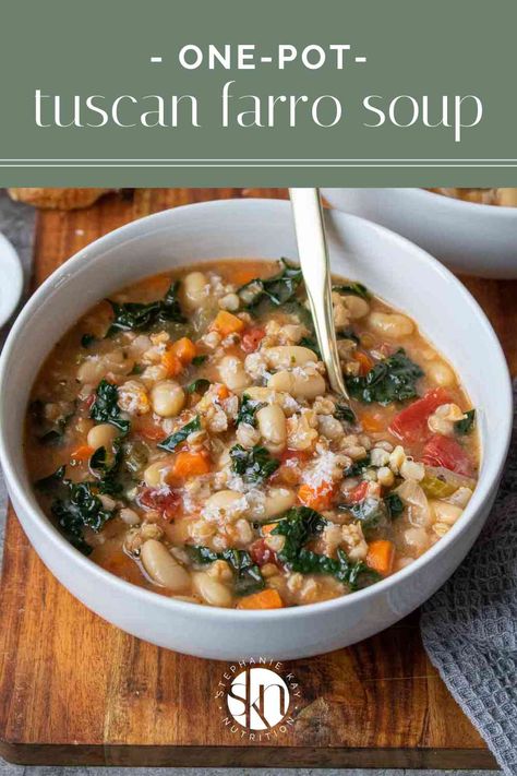 Made with whole grains, white beans, and vegetables, this one-pot Tuscan farro soup is a hearty and healthy soup perfect for a cold day. Kay Nutrition, Farro Soup, Beans And Vegetables, Farro Recipes, Vegetarian Italian, Comforting Soup, Soup And Stew, Whole Grains, Vegan Meal