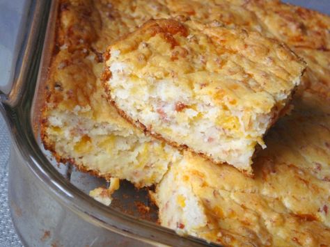 It can be served at brunch, lunch, or with any brunch casseroles. Cheese Bars Recipe, How To Cook Tuna, Cheese Squares, Cheese Bars, Cheese Bar, Brunch Casserole, Party Appetizers Easy, Bars Recipe, Baking Mix